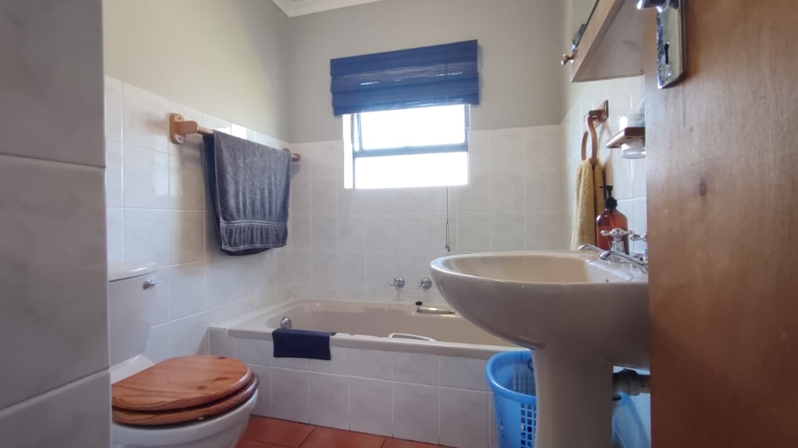 3 Bedroom Property for Sale in Stilbaai Wes Western Cape